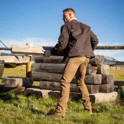 Ariat Men's M7 Rocker Stretch Grizzly Straight Whiskey Jeans 10036875 -ARIA Clothing Shop 10036875 lifestyle