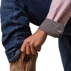 Ariat® Men's Wrinkle Free Oakly White Button Down Shirt 10043857 -ARIA Clothing Shop S23 MNS WEST 10043857 detail04