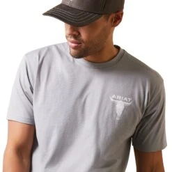 Ariat® Men's Steer Skull Flag Stone Grey Heather T-Shirt 10044771 -ARIA Clothing Shop S23 MNS WEST 10044771 detail02